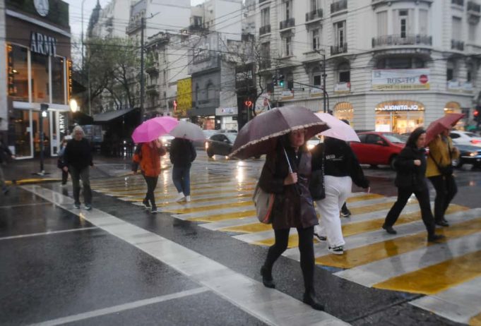 Alerta por una nueva ciclogénesis en el AMBA: se espera otro fin de semana de lluvia y fuertes vientos