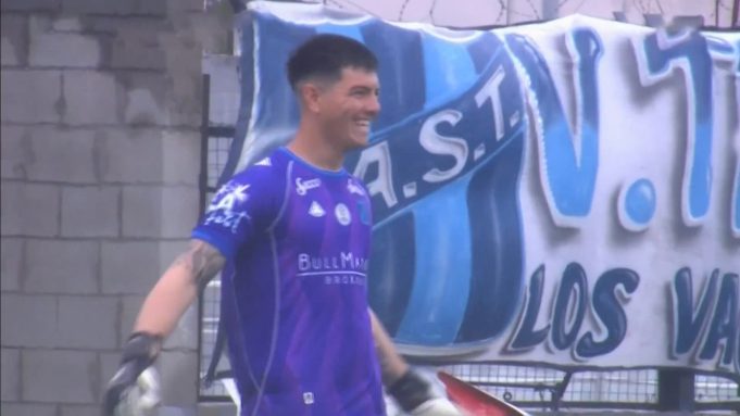 Histórico gol de arco a arco en la Primera Nacional en San Telmo-Gimnasia de Jujuy