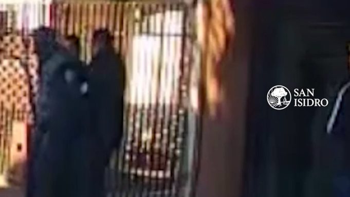 Intensa persecución en San Isidro para detener a dos sospechosos de cometer entraderas en la zona