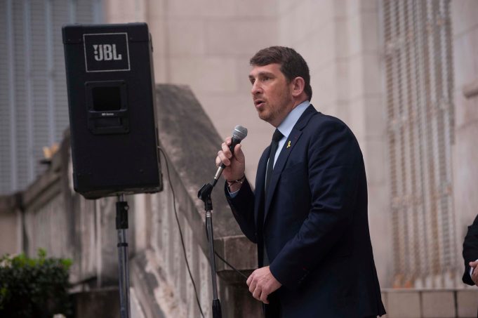 La DAIA presentó una denuncia por las cánticos antisemitas en el viaje de egresados