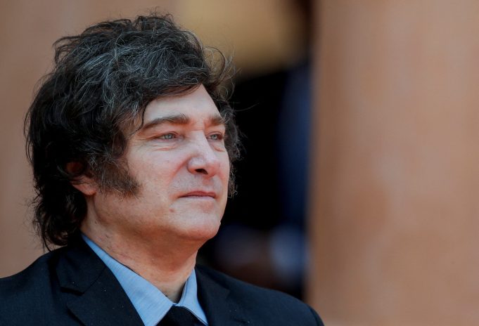 Milei llevó la campaña a Tierra del Fuego y defendió el rumbo: “¿Acaso quieren volver al 300% de inflación?”