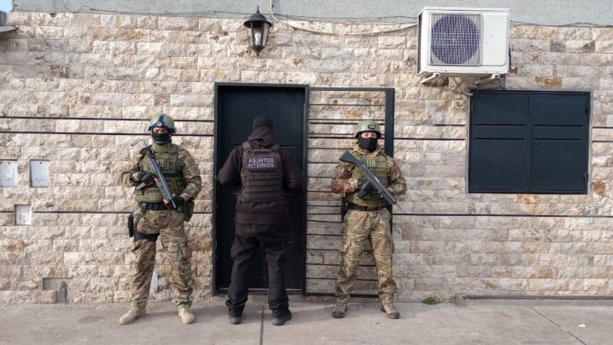 Rosario: detuvieron a una mujer sospechada de haber organizado una balacera contra su propia casa