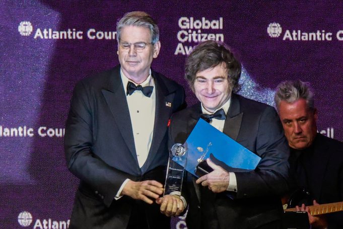 Scott Bessent elogió a Javier Milei: “Gracias a su liderazgo visionario, el mundo comienza a ver a Argentina con nuevos ojos”