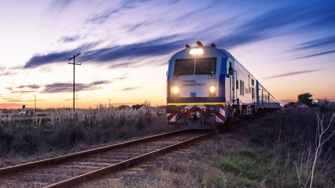 Suspendieron los servicios de trenes de larga distancia y se reactivó el reclamo del gremio La Fraternidad