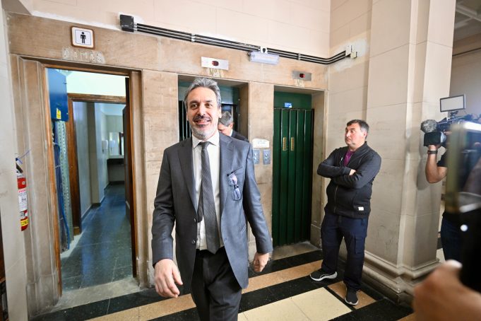 Audiencia en la Junta Electoral: LLA pide reimprimir las boletas, Fuerza Patria lo rechaza y Ramos Padilla advirtió que el proceso tardaría 15 días