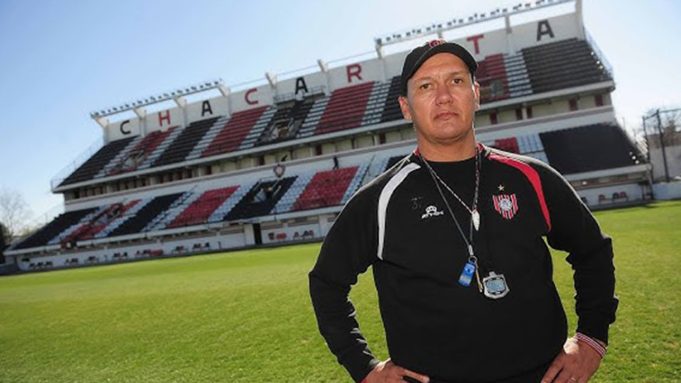 El histórico goleador de Chacarita Carlos Leeb contó el difícil momento económico que atraviesa: “Gané plata, pero he tocado fondo”