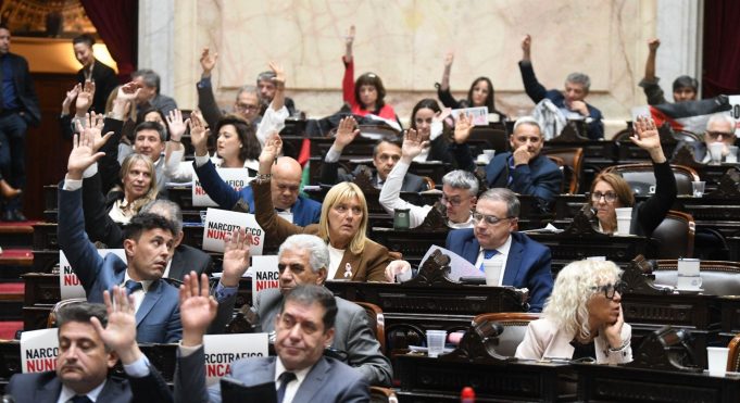 La oposición aprobó las interpelaciones de Luis Caputo, Guillermo Francos, Karina Milei y Mario Lugones