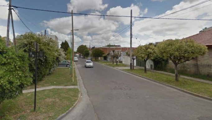 Maniataron a un matrimonio para robarles en La Plata, no tenían dinero y se llevaron hasta las zapatillas
