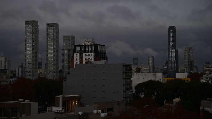 Máximas de verano y otra vez lluvias: cómo estará el tiempo el fin de semana en el AMBA, según el SMN