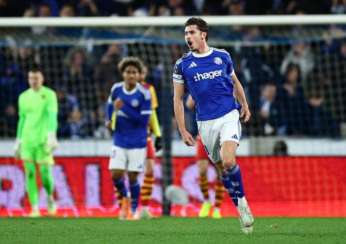 Mientras sueña con el fichaje de Julián Álvarez, Barcelona sumó a otro goleador argentino a su radar