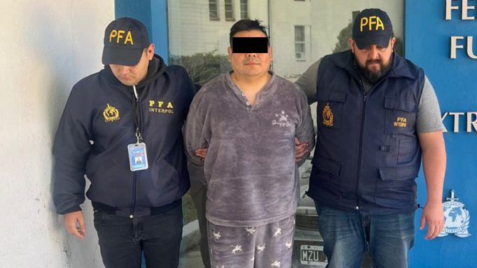 Ordenaron que “El Señor Jota” quede detenido por el triple femicidio de Florencio Varela