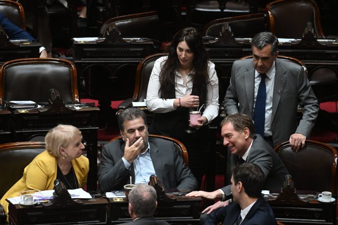 Reforma de DNU: la trastienda de una votación que le permitió a Milei ganar tiempo hasta las elecciones