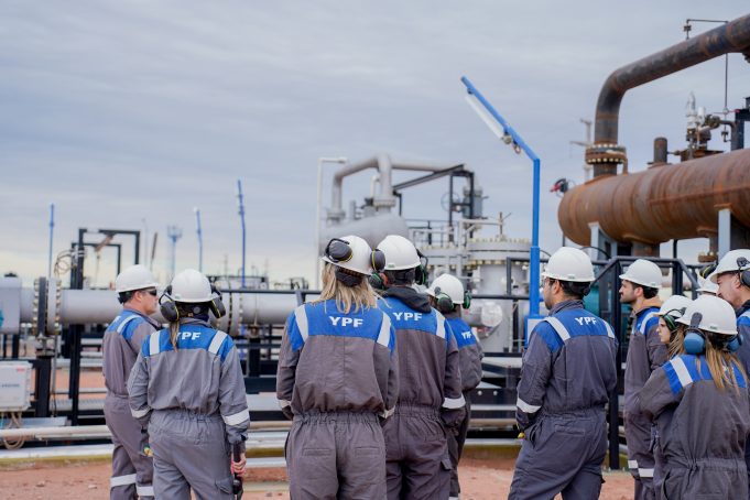 Río Negro incorpora una representante en la mesa de conducción de YPF