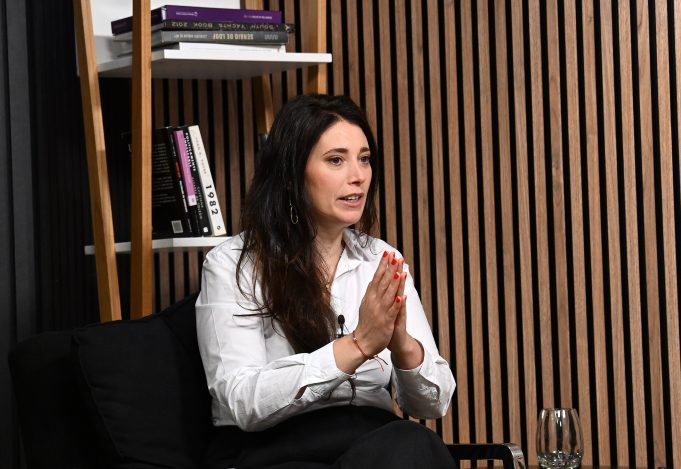 Sabrina Ajmechet en La Entrevista Informal: “La IA ya es parte de nosotros y tenemos que sacarle provecho”
