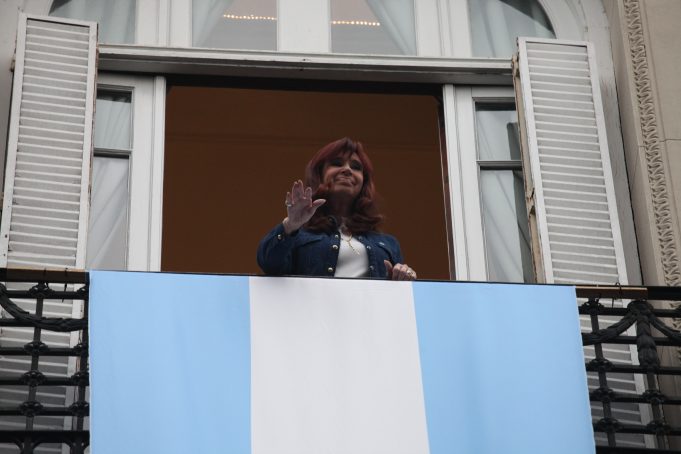 Tras la derrota, Cristina Kirchner cuestionó a Kicillof por la estrategia: “Fue un error político desdoblar la elección”