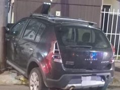 Chocó contra dos casas en Córdoba y su familia atacó a la Policía