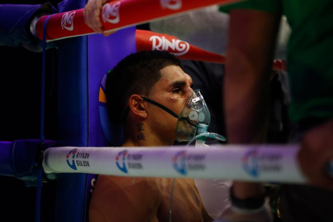 De la foto que preocupó al gesto que trajo calma: así reaccionó el Puma Martínez tras perder el título mundial ante Bam Rodríguez