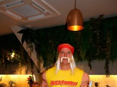 El extravagante disfraz que hizo irreconocible a una exestrella del fútbol mundial en el cumpleaños de su hija