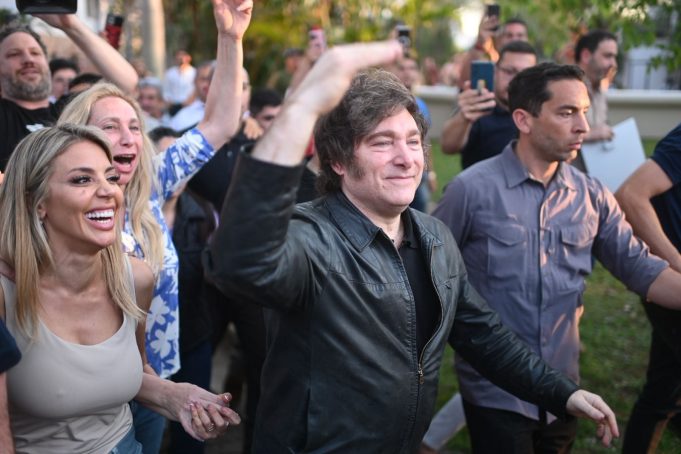 El Gobierno afina el vínculo con las provincias y hará recorridas para negociar el Presupuesto y las reformas