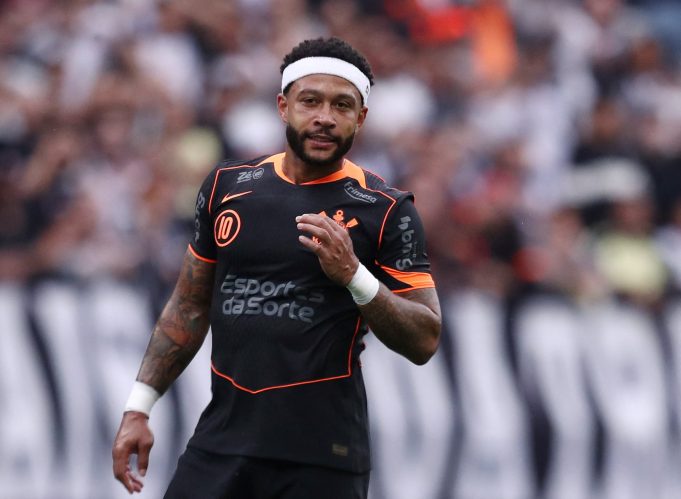 El lujoso detalle en el contrato de Memphis Depay que abrió las puertas a la polémica con Corinthians