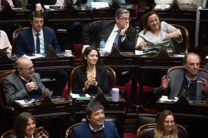 El peronismo intenta contener las versiones de ruptura en Diputados, pero no resuelve sus tensiones internas