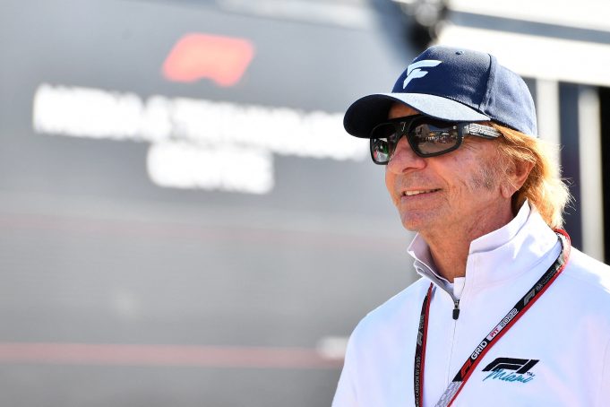 Entrevista a Emerson Fittipaldi: el peluquín en el podio, su elogio a Colapinto y por qué la Fórmula 1 de los 70 era más divertida