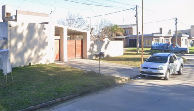 Estaba en su casa con su hijo y lo mataron ladrones que entraron a robarles