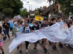 Familiares y compañeros del colegio marcharon para pedir justicia por el niño que murió en un club de Quilmes