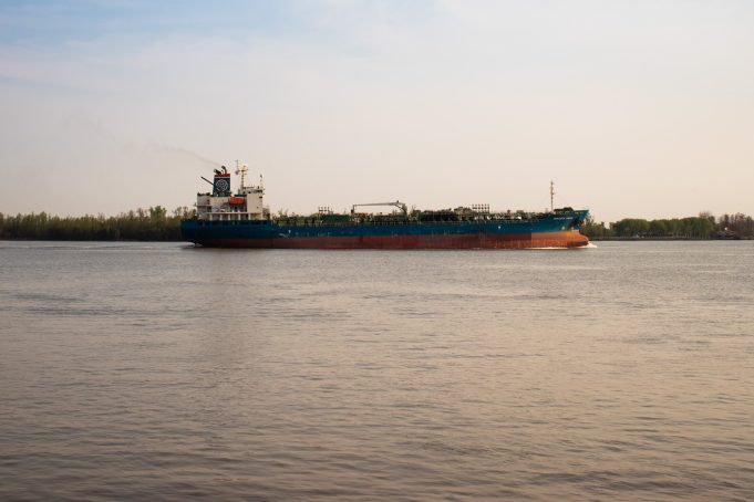 Hidrovía: la Justicia rechazó una presentación de ambientalistas y habilitó una audiencia para avanzar en la licitación