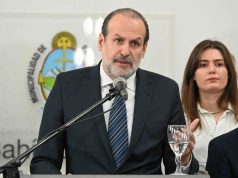 Intimaron al intendente de Bahía Blanca por una deuda de $7.500 millones por el consumo de energía eléctrica en barrios carenciados