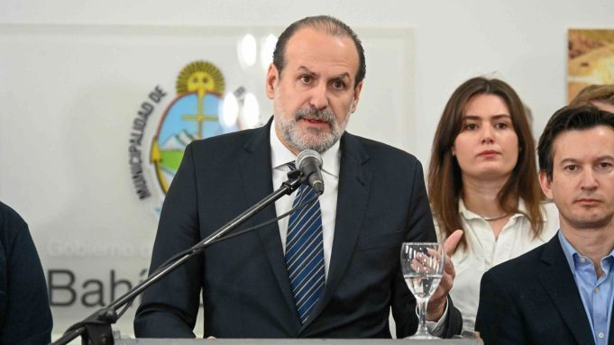 Intimaron al intendente de Bahía Blanca por una deuda de $7