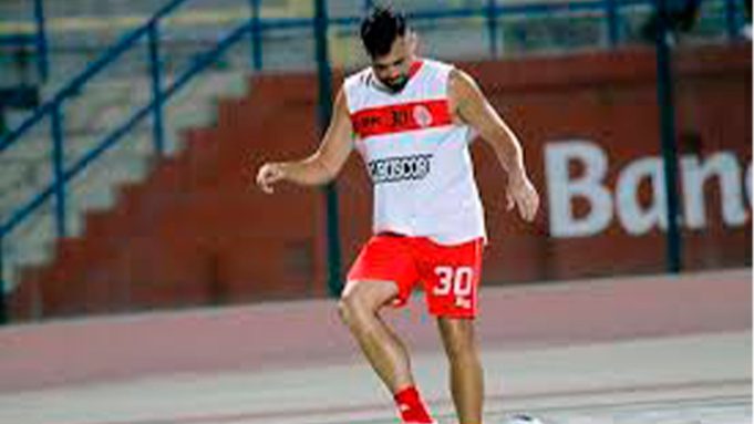 Las aventuras del único argentino que jugó en Angola: la enfermedad que lo tuvo “al borde de la muerte” y los rituales en la tribuna