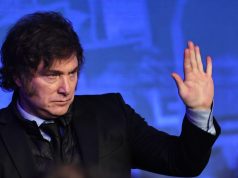 Milei llegó a Miami para disertar en una cumbre global de liderazgo y participar en la gala de la CPAC