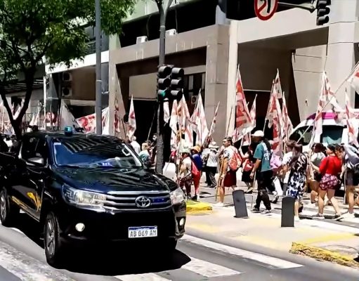 Protesta y demoras en Retiro por un piquete de las dos CTA: el Metrobús estuvo interrumpido