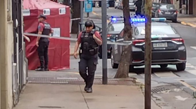 Salidera en Núñez: un policía retirado de la Federal mató a un motochorro y quedó detenido