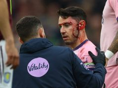 Susto en la Premier League: el sangriento choque de cabezas en la goleada del Aston Villa del Dibu Martínez