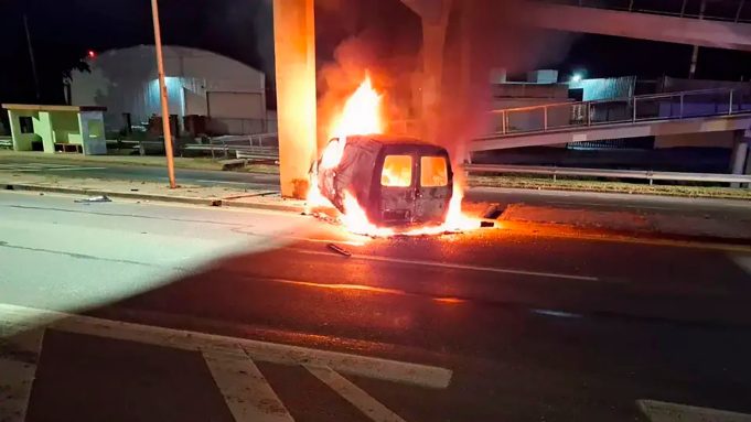 Tragedia en Córdoba: un hombre murió calcinado tras chocar y quedar atrapado en su camioneta