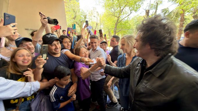 Tras la foto con gobernadores, Milei visitará Corrientes y busca hacer pie en el interior para federalizar la gestión