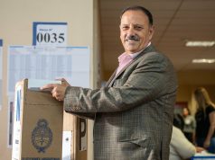 Tras una victoria mínima en las elecciones, Quintela le pidió la renuncia a todo su gabinete en La Rioja