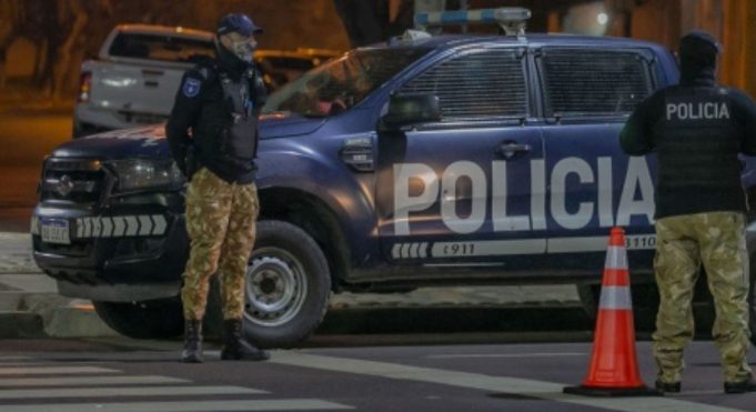 Un ciclista murió y dos mujeres resultaron heridas tras ser atropellados por un camión en Mendoza: el conductor se fugó