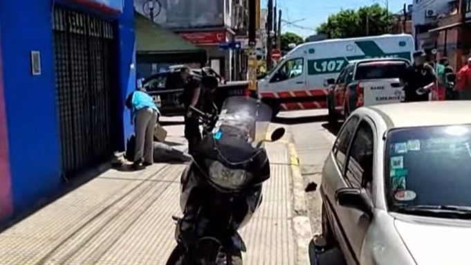 Un enfrentamiento armado tras una persecución policial en Villa Celina dejó un muerto y tres detenidos