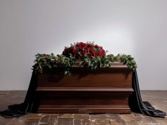 Velaron y cremaron el cuerpo equivocado: fallo en contra de una universidad y de una funeraria por daño moral