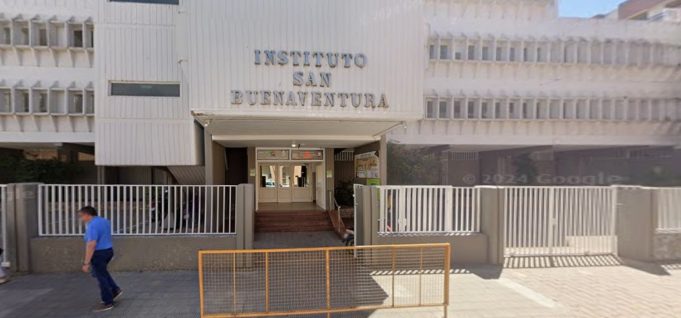 Violenta escena en una escuela de Córdoba: un alumno le arrojó agua hirviendo a un preceptor